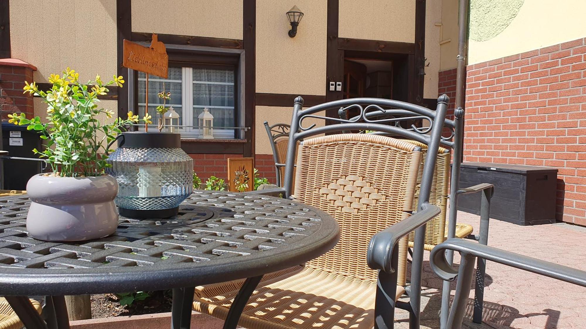 Apartment Gruener Fuerst Mit Sitzecke Im Innenhof & Naehe Park & Erdgeschoss Бад-Мускау Экстерьер фото